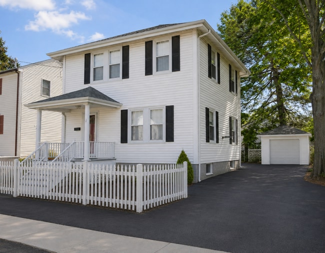 Building Photo - 13 Boscobel St