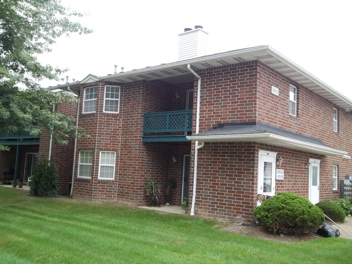 Outside View - 1100 Tollis Pkwy