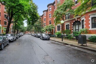 Building Photo - 102 Gainsborough St