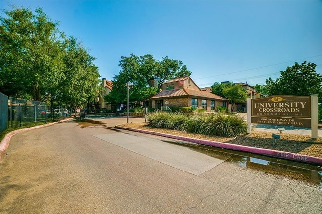Foto del edificio - 5757 E University Blvd