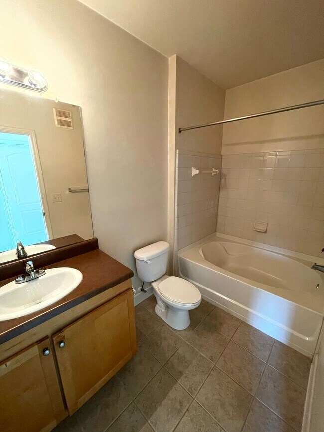 Building Photo - 2BD / 2BA  HOME IN THREE FOUNTAINS OF VIERA COMMUNITY - 3rd Floor