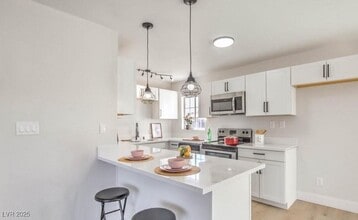 Building Photo - 2033 Hassell Ave