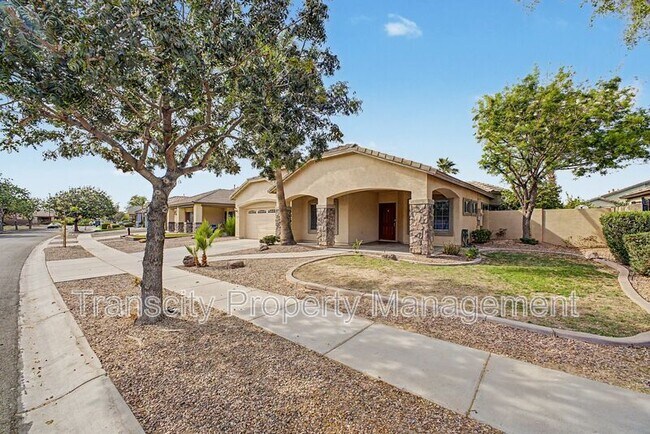 Building Photo - 4164 E Claxton Ave