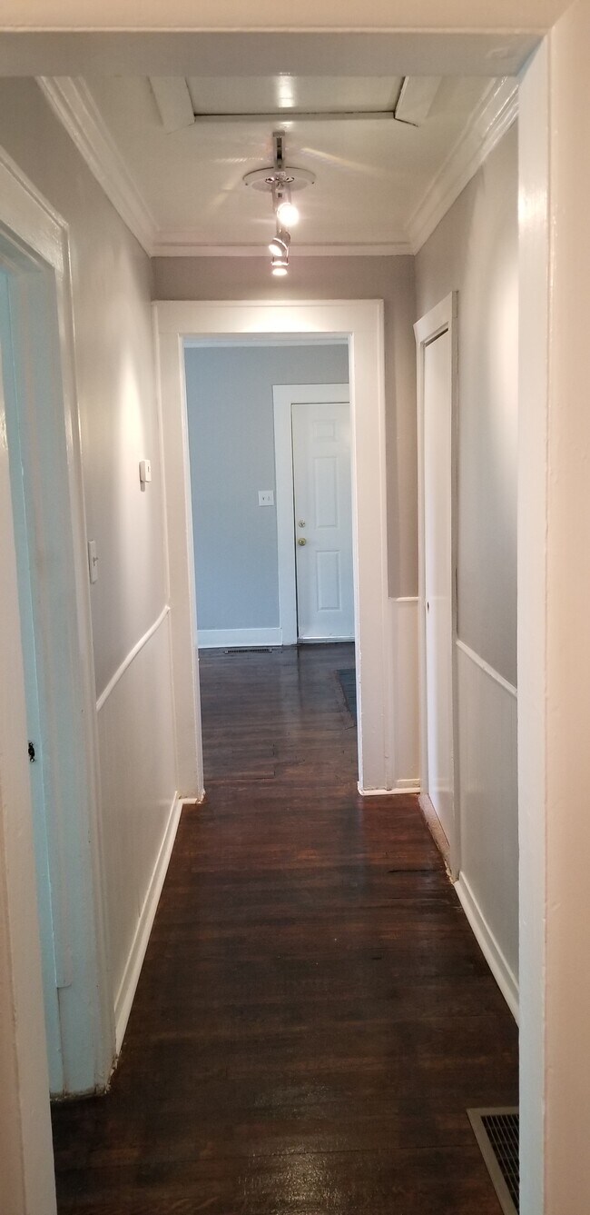 Foto del edificio - 706 Moreland Ave SE