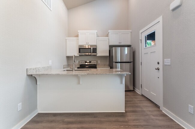 Building Photo - 2 Bed 2 Bath Home in Fayetteville!