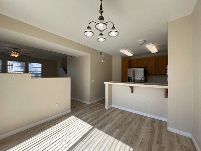 Foto del edificio - Two Bedroom Town-home in Aurora Community!!