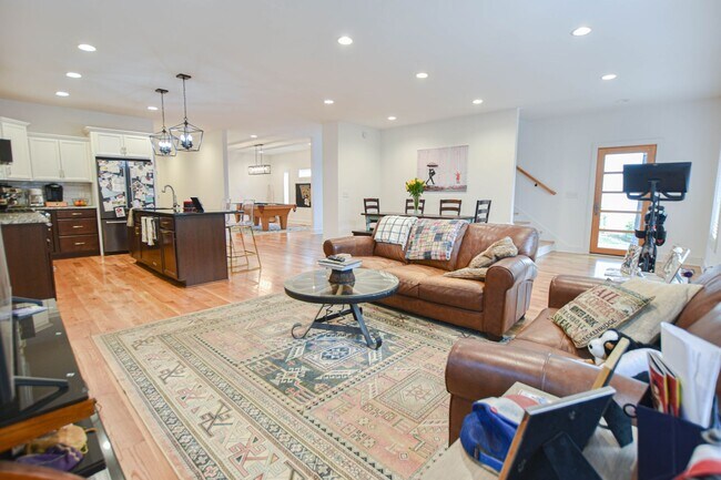 Foto del edificio - Modern Three Bedroom!