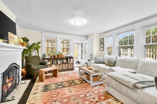 Foto del edificio - 330 First Ave