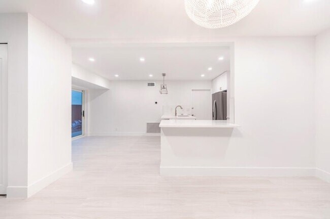 Building Photo - 7860 Stanway Pl