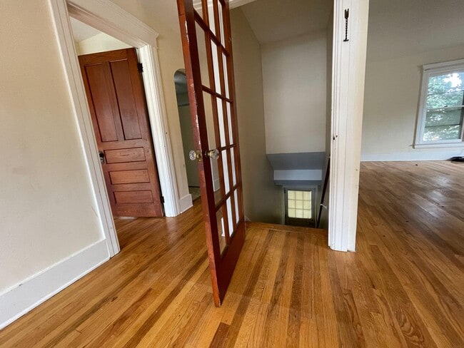 Building Photo - 176 Tompkins St