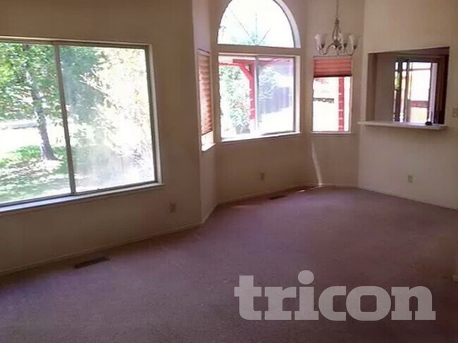 Foto del edificio - 6450 Enchanted Valley Dr