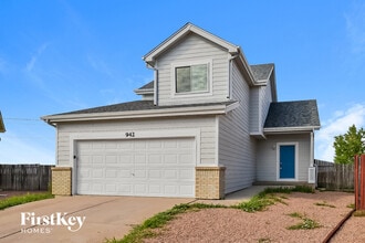 Building Photo - 942 Square Dance Ln