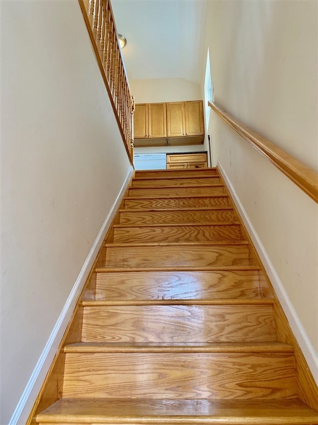 Building Photo - 44 Dales Ave