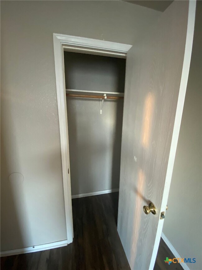 Foto del edificio - 4002 Doraine Ct