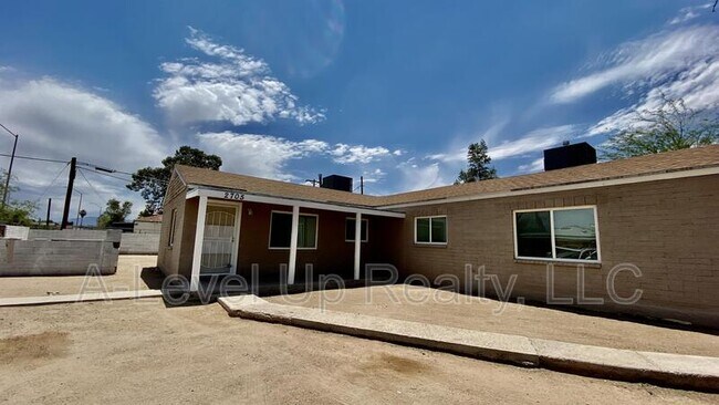 Foto del edificio - 2705 S Monterey Vista