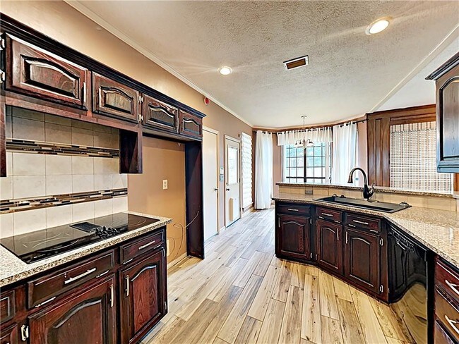 Building Photo - 3304 Paint Brush Ln