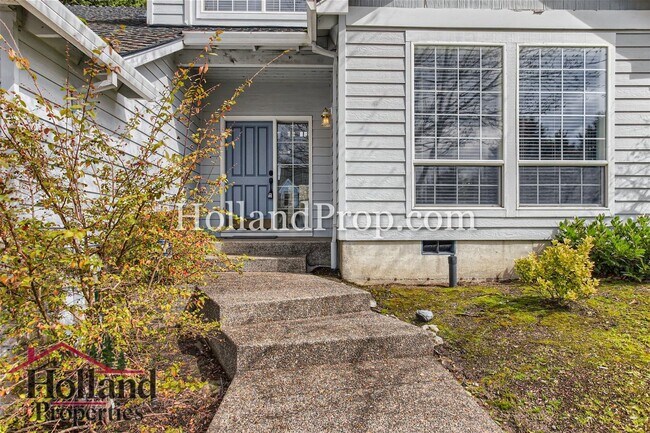 Building Photo - Beautiful 3-Bedroom Home with Dual Living Spaces & Private Backyard