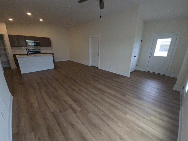 Foto del edificio - Brand-New 3BR/2BA Duplex | Open Floor Plan + Haysville Schools