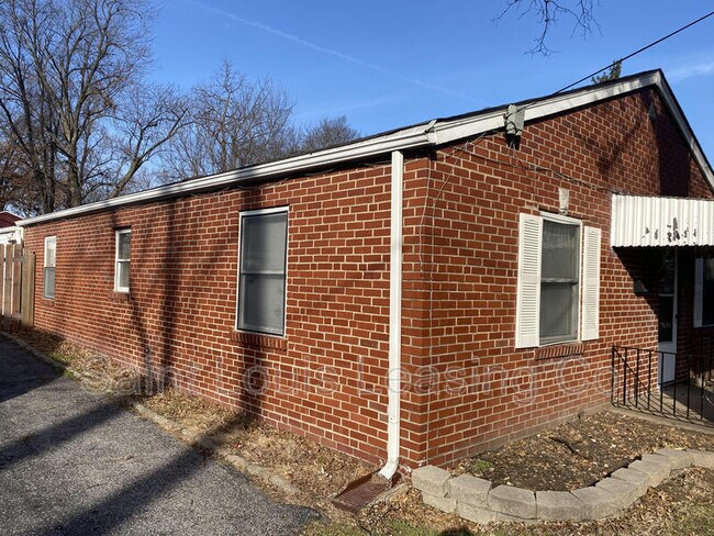 Foto del edificio - 3253 Coles Ave