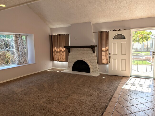 Foto del edificio - 27840 Camp Plenty Rd