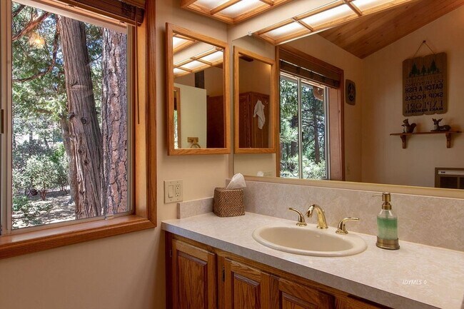 Foto del edificio - 25316 Marion Ridge Dr