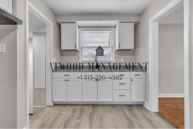 Building Photo - This beautifully updated 3-bedroom, 1-bath single-family home is ready for move-in!