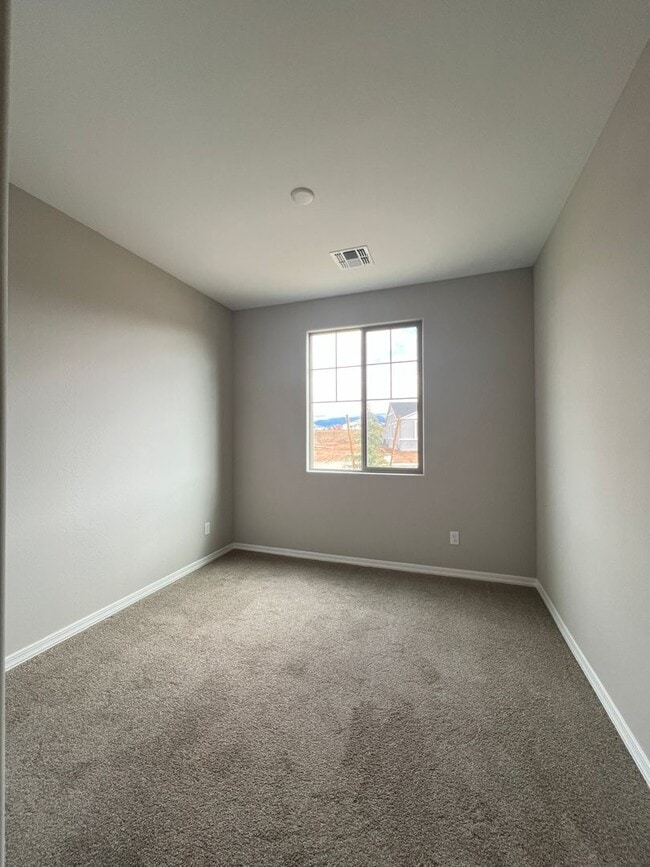 Building Photo - Brand New Home In Pronghorn Ranch!