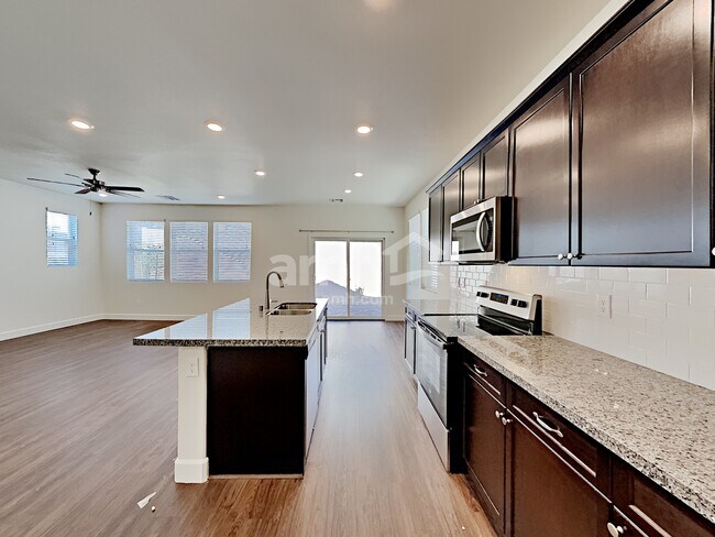 Building Photo - 4725 Tire Swing St