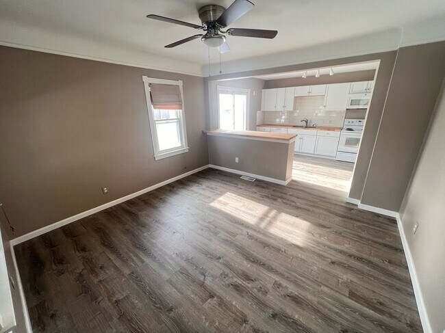 Foto del edificio - Move-In Ready- 2 bedroom/1 Bath Home in Eastpointe