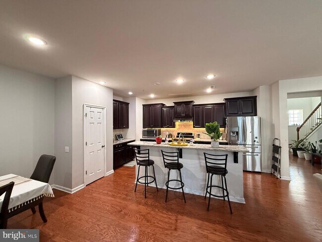 Foto del edificio - 728 Sun Valley Ct