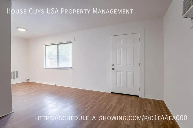 Building Photo - 15216 Bellaire Ave