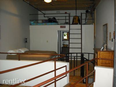 Building Photo - 2409 N Surrey Ct
