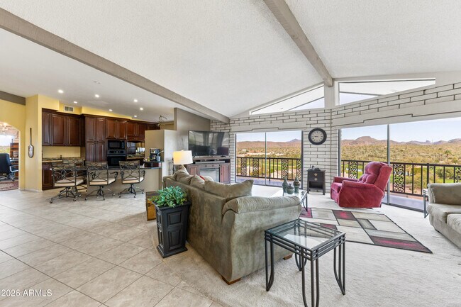 Building Photo - 322 N Cleopatra St