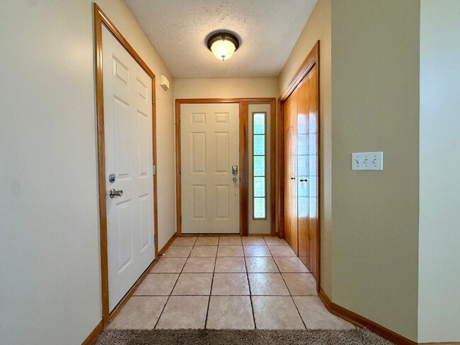Building Photo - 5653 E Grove Dr SE
