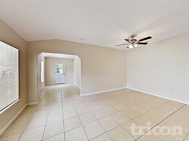 Foto del edificio - 5555 Village Pond Cir