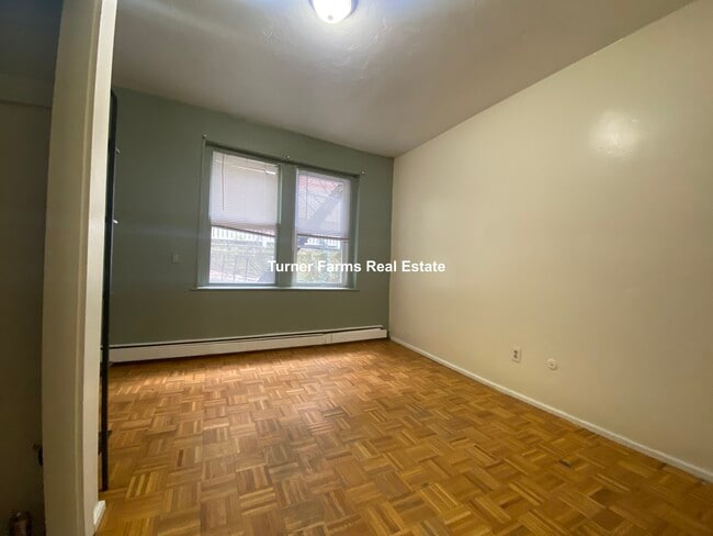 Building Photo - 45 Anderson St
