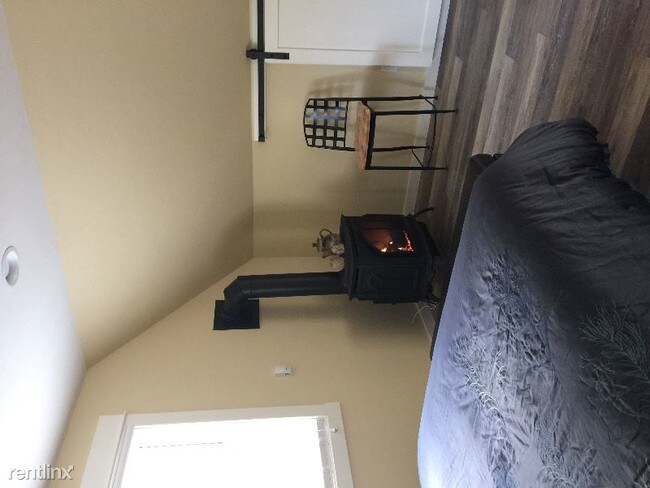 Building Photo - 35555 SW Silverado Dr
