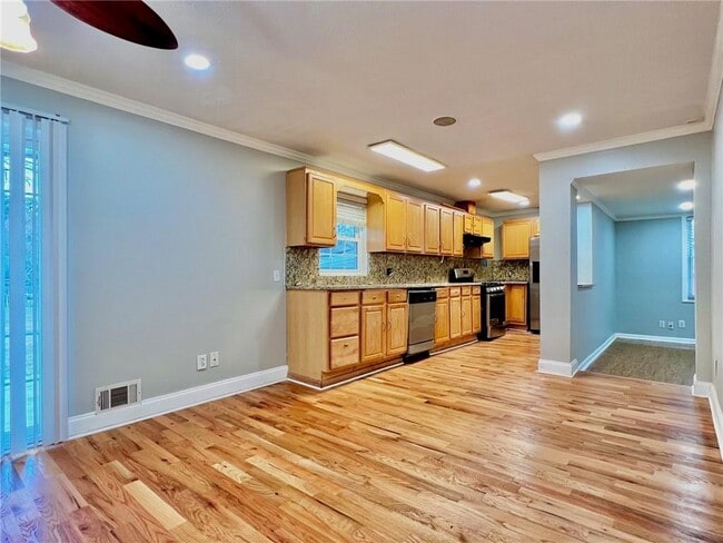 Foto del edificio - 3064 Hermance Dr NE