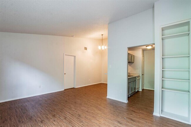 Building Photo - 514 Sierra Cove