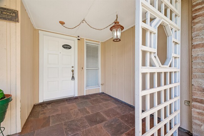 Foto del edificio - 19531 Woodglen Dr