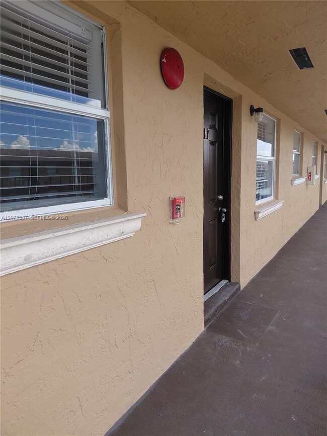 Building Photo - 5461 W 24th Ave