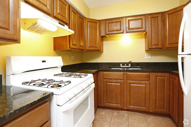 2 BR, 1 BA - kitchen - Pine Ridge