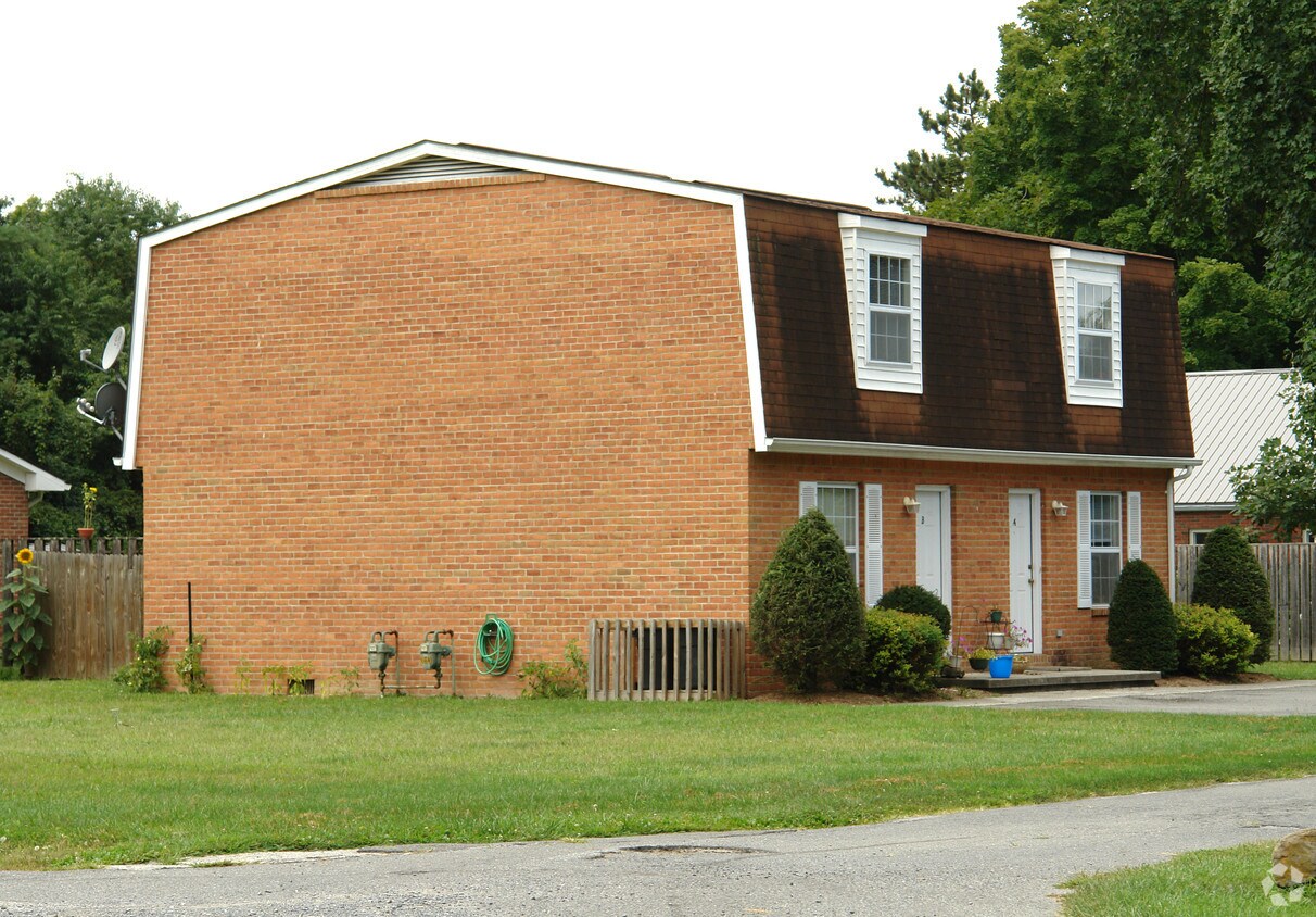 309 Seneca Trl, Ronceverte, WV 24970 Apartments in Ronceverte, WV
