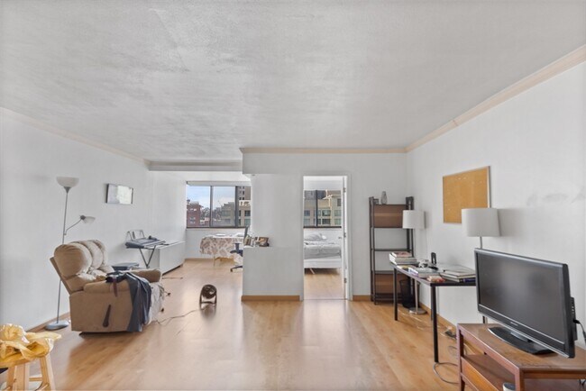 Foto del edificio - 8 Whittier Pl