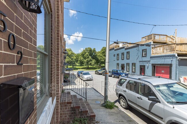 Foto del edificio - 502 S Decker Ave