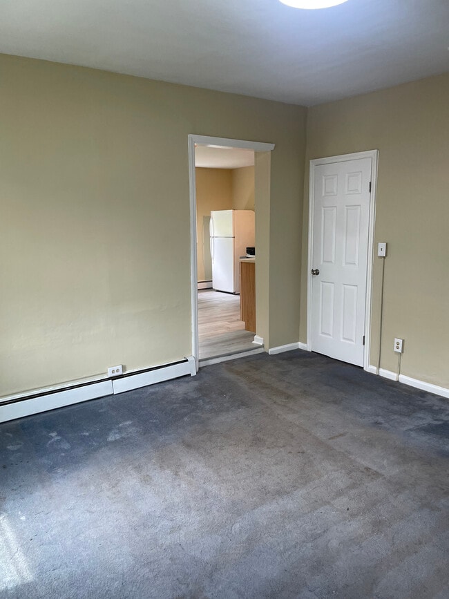 Building Photo - 207 Gorham Ave