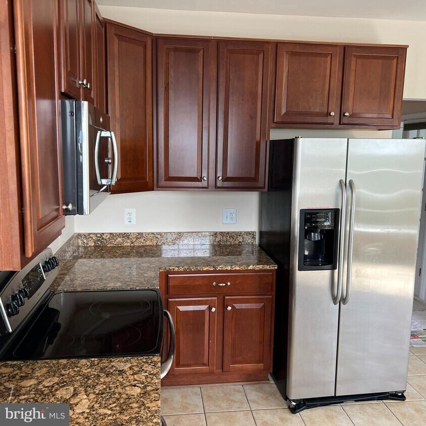 Foto principal - 6155 Shadywood Rd