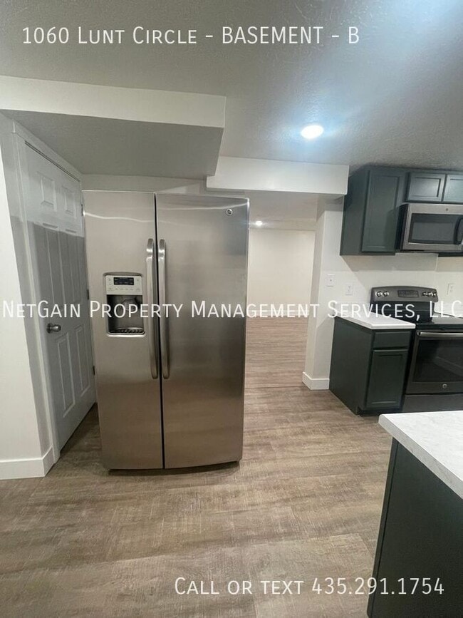 Building Photo - 1060 Lunt Cir