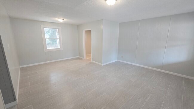 Building Photo - 1384 Aldrich St NE