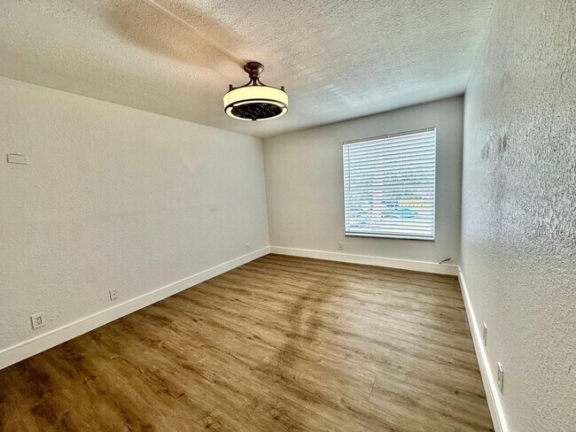 Foto del edificio - 470 NW 20th St
